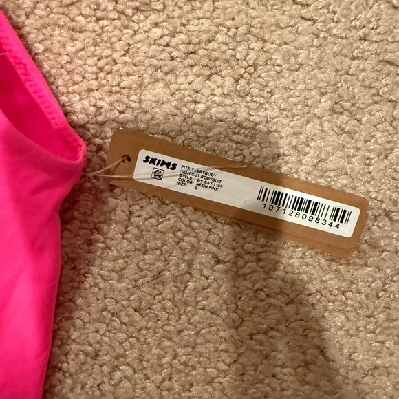 SKIMS bodysuit - Picture 2 of 3